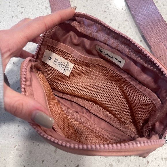 Lululemon 3-Pack Pink Belt Bags!🩷 - Picture 6 of 9